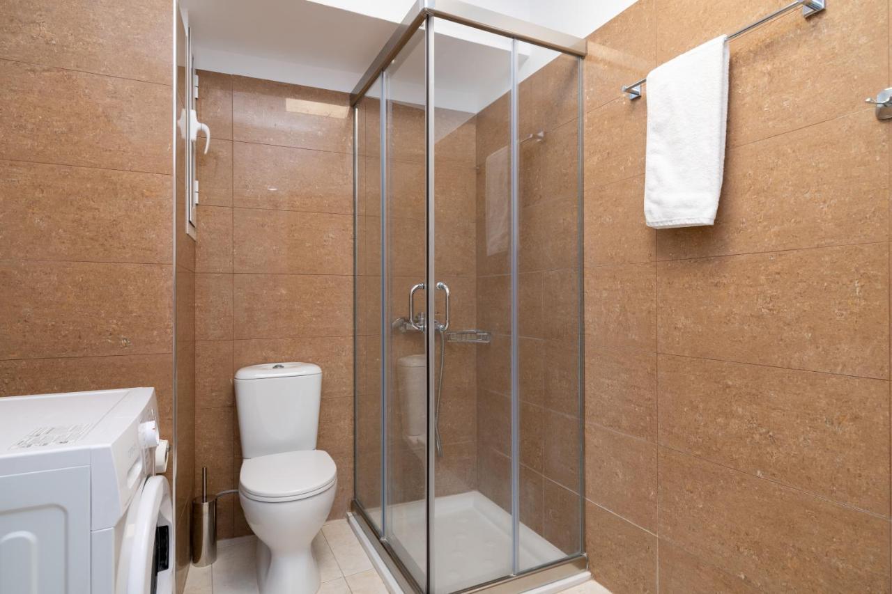 Lungo Mare Apartment Gennadi
